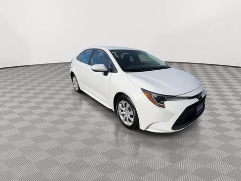 Used 2024 Toyota Corolla LE FWD image 2