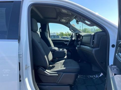 Used 2024 GMC Sierra 2500 SLE w/ SLE Value Package; AWD/4WD image 16