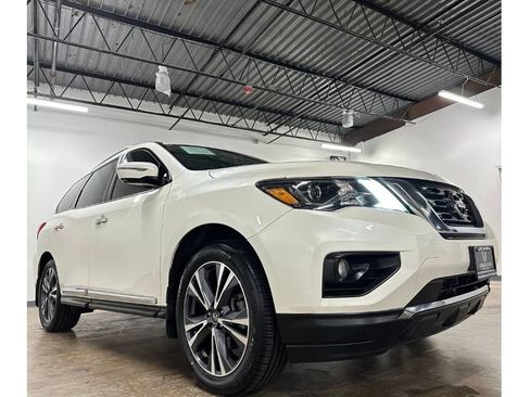 Used 2020 Nissan Pathfinder Platinum FWD image 6