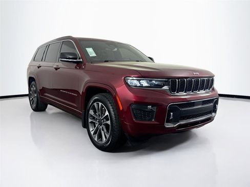Used 2022 Jeep Grand Cherokee L Overland w/ MOPAR Finishing Package image 10