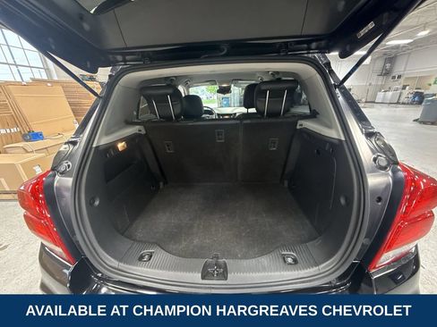 Used 2020 Chevrolet Trax LT w/ LT Convenience Package FWD image 34