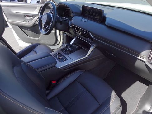 Used 2024 MAZDA CX-90 Plug-In Hybrid w/ Preferred AWD/4WD image 13