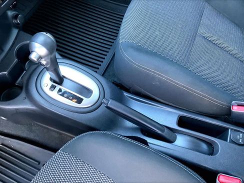 Used 2019 Nissan Versa SV image 15