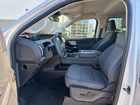 Used 2025 Ford Expedition Max Active AWD/4WD image 6