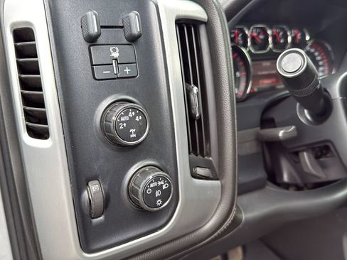 Used 2015 GMC Sierra 1500 SLT w/ SLT Crew Cab Value Package AWD/4WD image 11