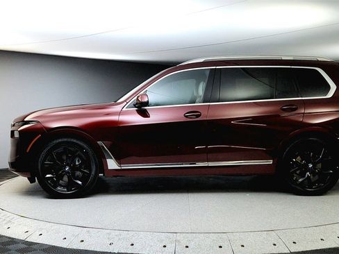 Used 2025 BMW X7 xDrive40i image 4