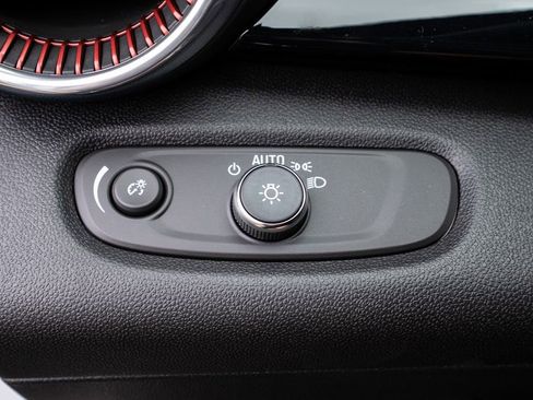 New 2025 Chevrolet Trax RS w/ Sunroof Package image 22