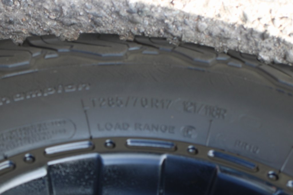 Used 2015 Jeep Wrangler Sport w/ Quick Order Package 24S AWD/4WD image 35