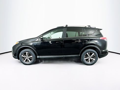 Used 2018 Toyota RAV4 XLE image 4