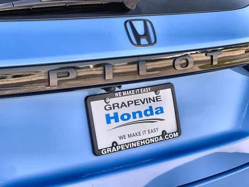 Certified 2025 Honda Pilot TrailSport image 9