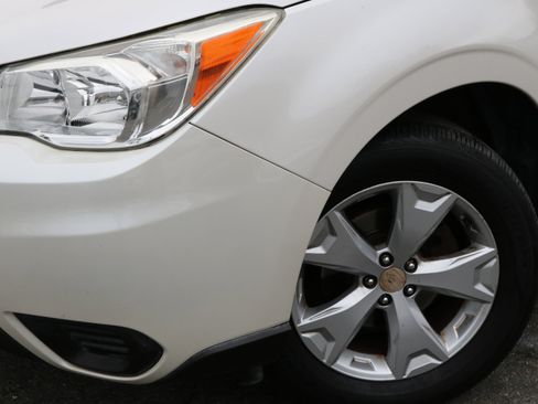 Used 2015 Subaru Forester 2.5i Premium w/ All-Weather Package image 4