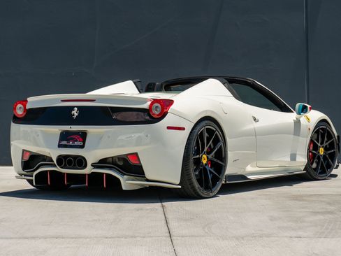 Used 2014 Ferrari 458 Spider RWD image 8