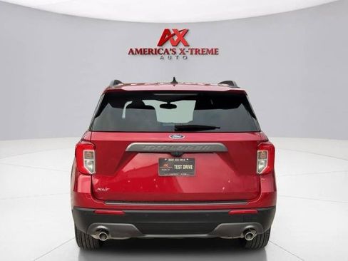 Used 2024 Ford Explorer XLT w/ Equipment Group 202A RWD image 5