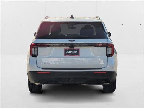 New 2025 Ford Explorer Active image 8