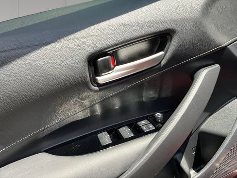 Used 2022 Toyota Corolla SE FWD image 11