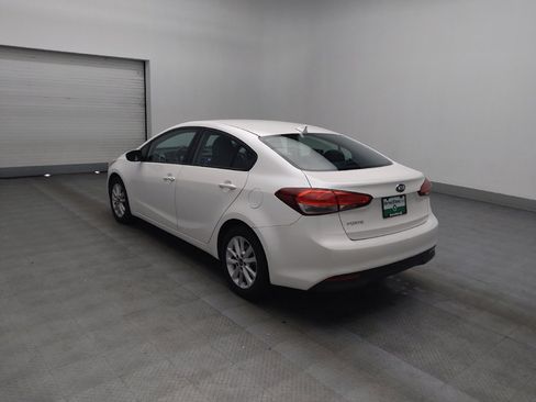 Used 2017 Kia Forte LX w/ LX Popular Package image 5