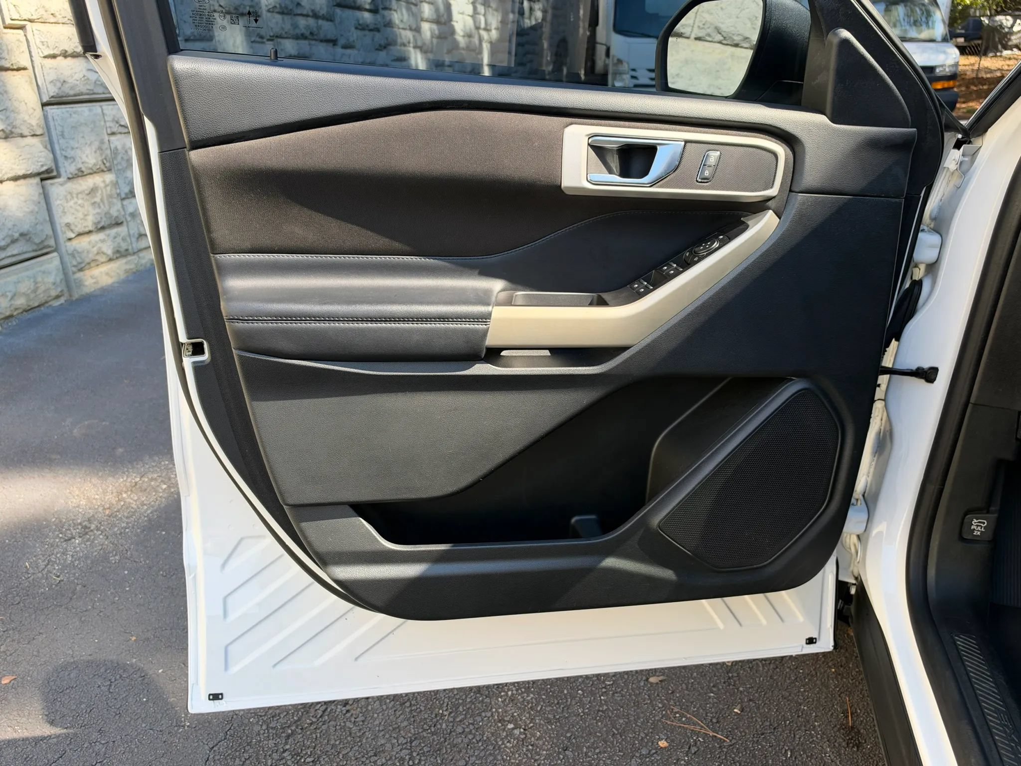 Used 2020 Ford Explorer XLT RWD image 27