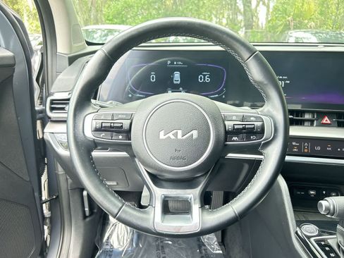 Used 2025 Kia Sportage EX FWD image 16