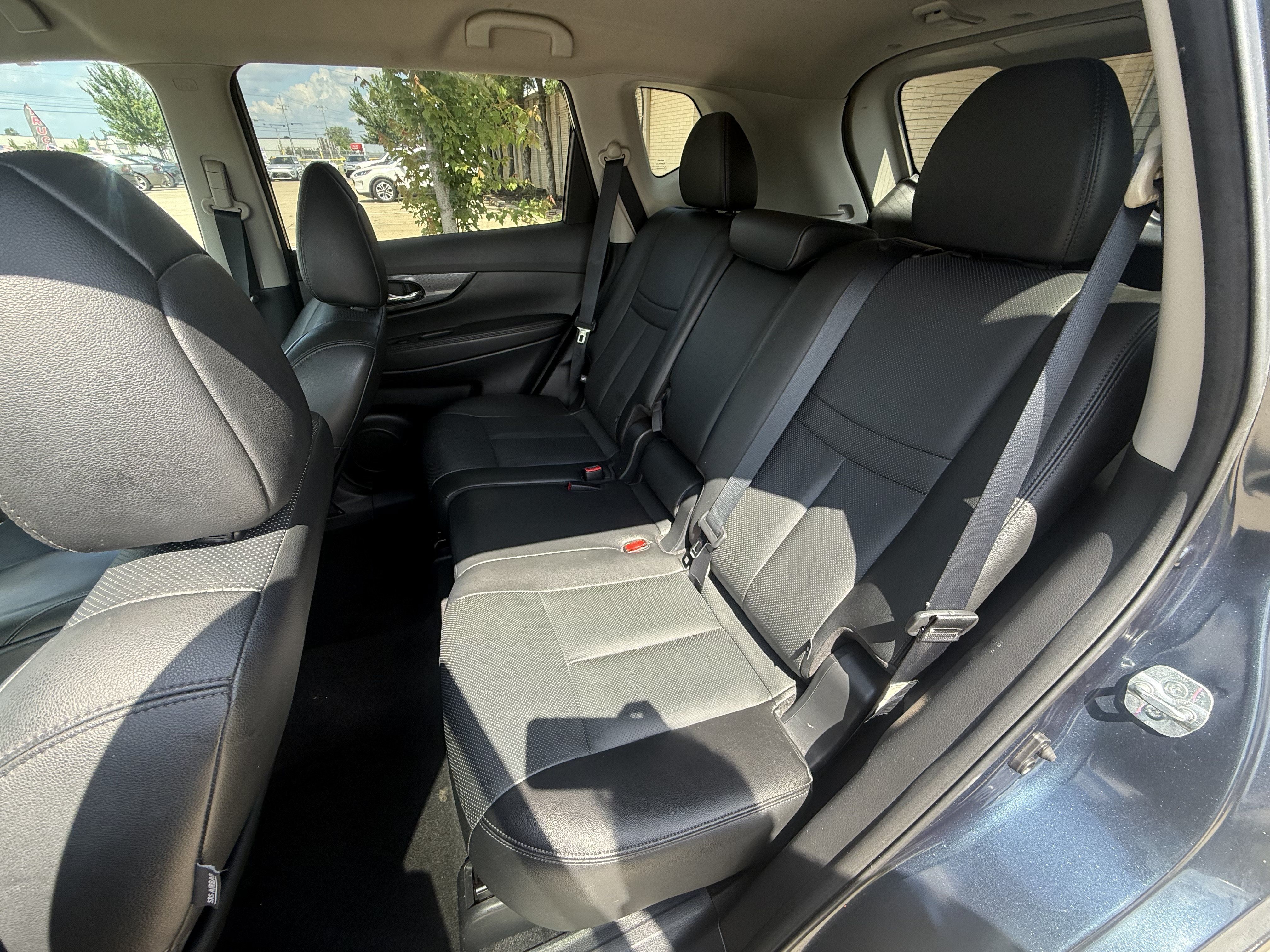 Used 2015 Nissan Rogue SL AWD/4WD image 9