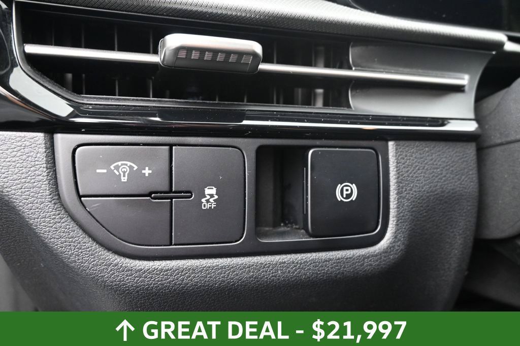 Used 2026 Kia Sportage LX FWD image 24