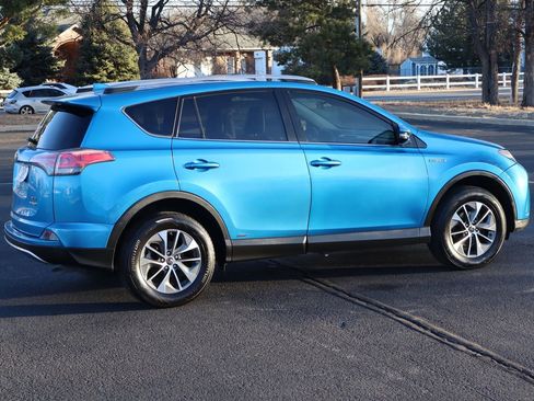 Used 2017 Toyota RAV4 XLE image 4