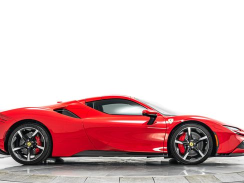Used 2025 Ferrari SF90 Spider AWD/4WD image 17