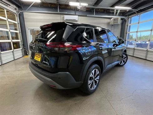 Used 2023 Nissan Rogue SV AWD/4WD image 5