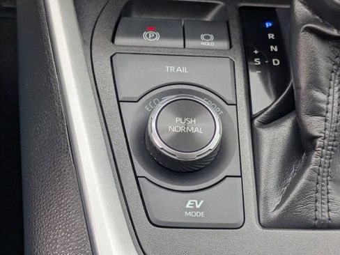 Used 2023 Toyota RAV4 AWD Hybrid image 16