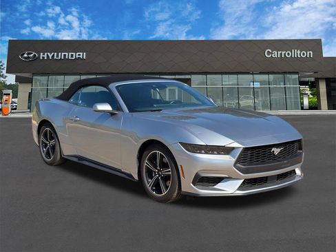Used 2025 Ford Mustang Premium RWD image 3