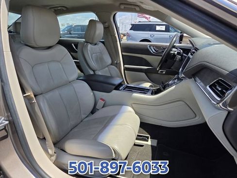 Used 2020 Lincoln Continental w/ Premium Package FWD image 16