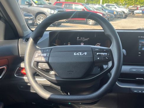 Used 2025 Kia K4 FWD image 19