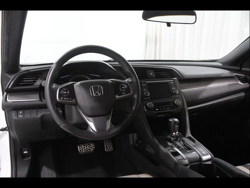 Used 2017 Honda Civic Sport image 6