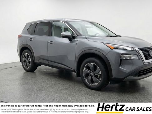 Used 2025 Nissan Rogue SV image 1