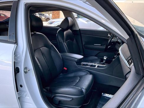 Used 2020 Kia Optima SE image 8