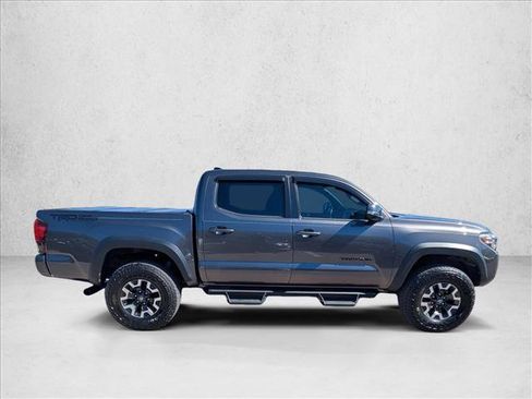 Used 2019 Toyota Tacoma TRD Off-Road image 4