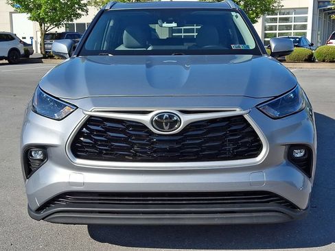 Used 2023 Toyota Highlander XLE FWD image 4