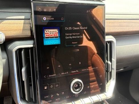 New 2026 GMC Acadia Denali Ultimate AWD/4WD image 9
