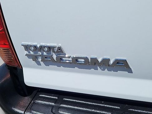 Used 2015 Toyota Tacoma 2WD Access Cab image 26