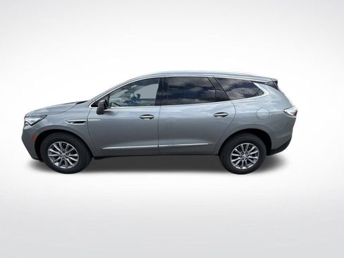 Used 2024 Buick Enclave Essence AWD/4WD image 2