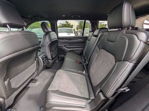 New 2025 Jeep Grand Cherokee L Laredo AWD/4WD image 12