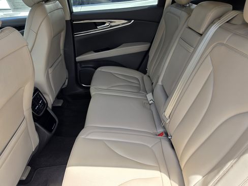 Certified 2023 Lincoln Nautilus AWD image 9