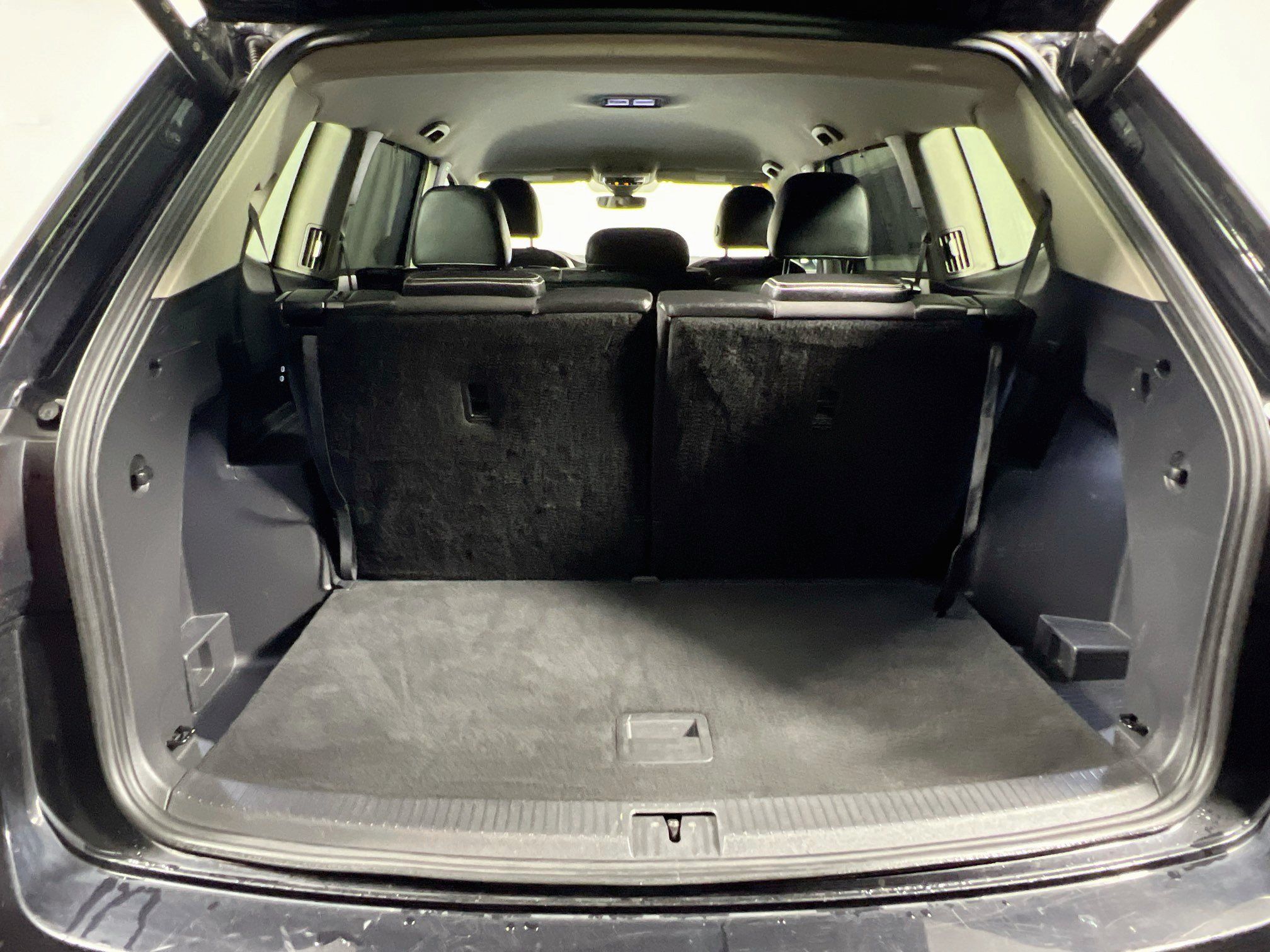 Used 2024 Volkswagen Atlas SE AWD/4WD image 34