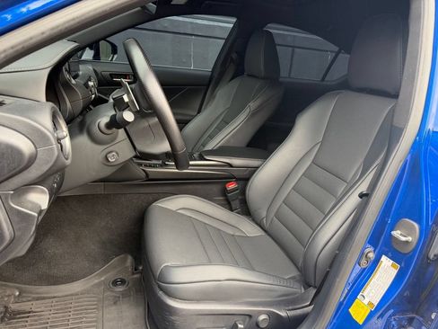 Used 2022 Lexus IS 350 F Sport AWD/4WD image 4