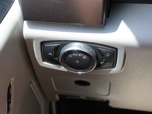 Used 2019 Ford F250 XLT w/ Snow Plow Prep Package AWD/4WD image 21