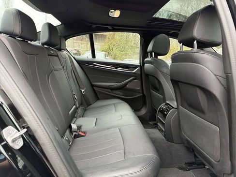 Used 2023 BMW 530e xDrive image 17