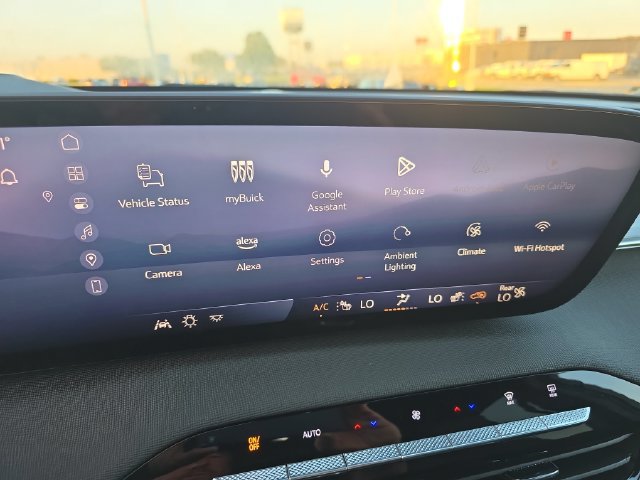 Certified 2025 Buick Enclave Preferred FWD image 17