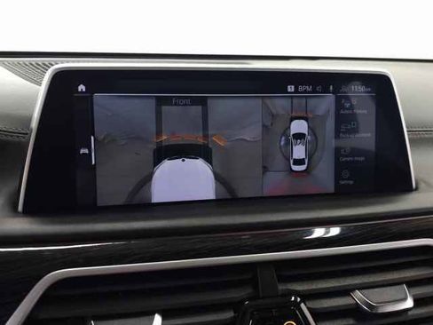 Used 2022 BMW 740i xDrive w/ M Sport Package image 38