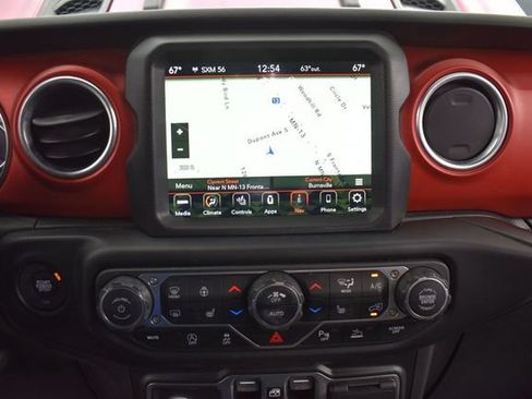 Used 2022 Jeep Wrangler Unlimited Rubicon w/ LED Lighting Group AWD/4WD image 12