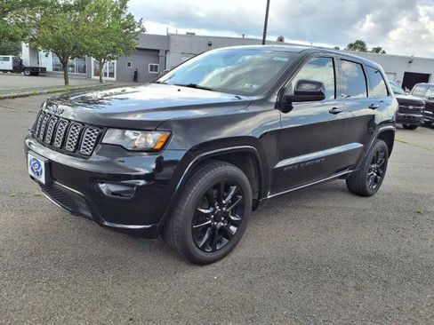 Used 2022 Jeep Grand Cherokee Laredo X image 7