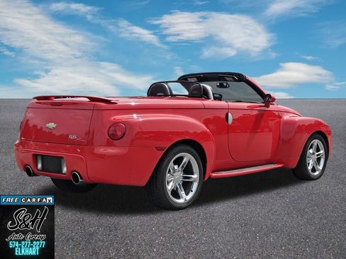 Used 2005 Chevrolet SSR w/ Preferred Equipment Group RWD image 14